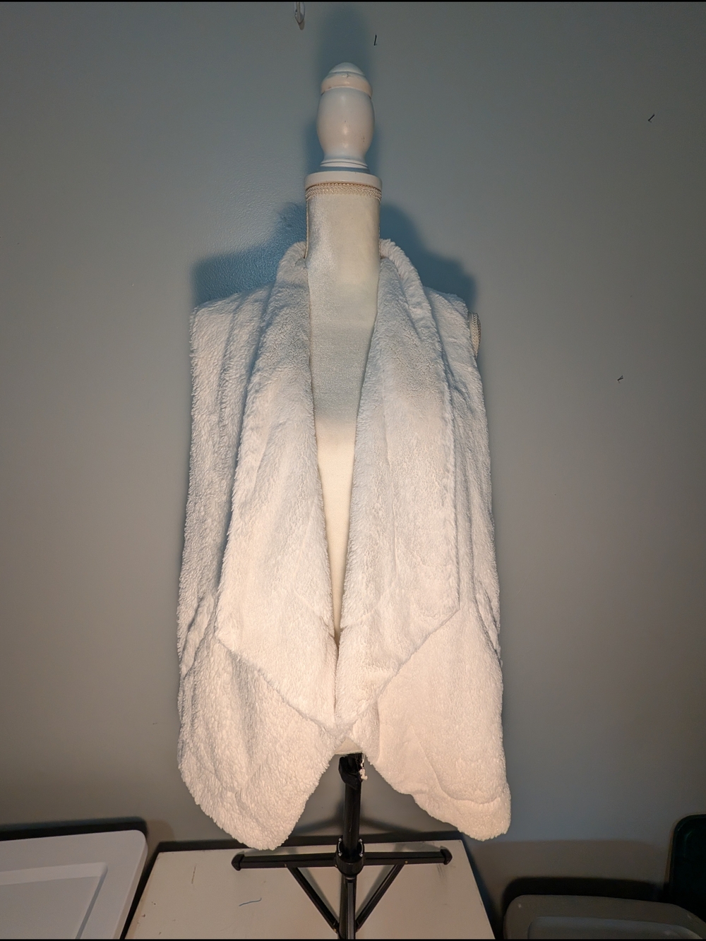 DKNY Cream Faux Fur Open-Front Vest With Pockets L/XL